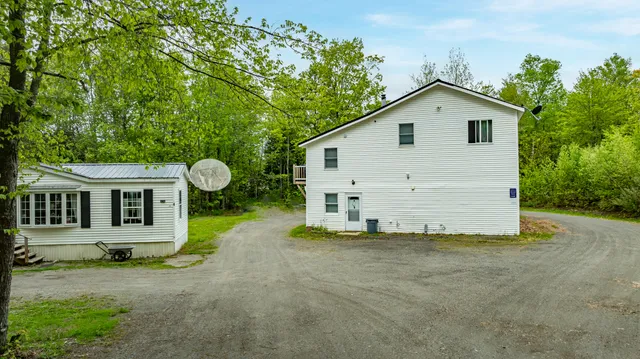 $1,500,000 | 2881-2893 Ohio Street, Glenburn, ME 04401