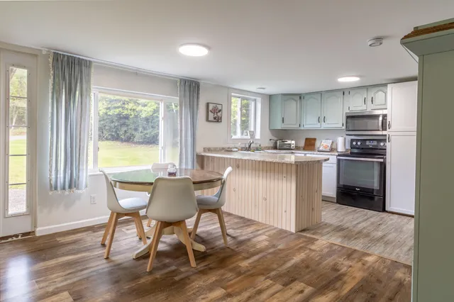 $1,500,000 | 2881-2893 Ohio Street, Glenburn, ME 04401