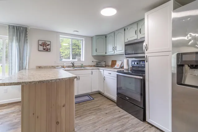 $1,500,000 | 2881-2893 Ohio Street, Glenburn, ME 04401