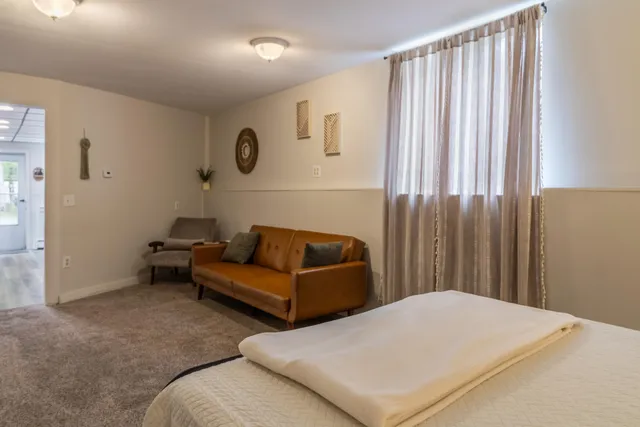 $1,500,000 | 2881-2893 Ohio Street, Glenburn, ME 04401