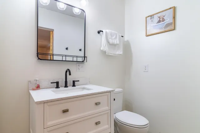 $1,500,000 | 2881-2893 Ohio Street, Glenburn, ME 04401