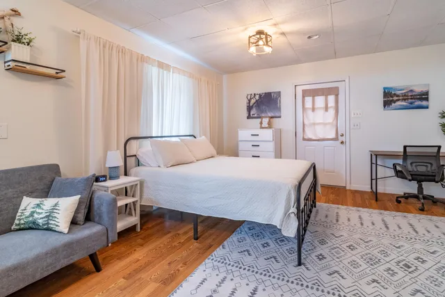 $1,500,000 | 2881-2893 Ohio Street, Glenburn, ME 04401