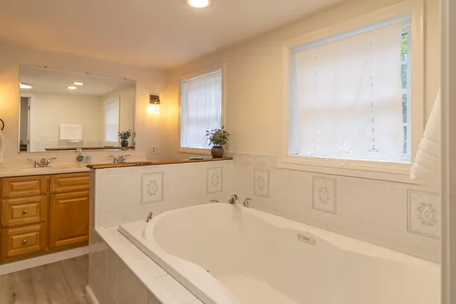 $1,500,000 | 2881-2893 Ohio Street, Glenburn, ME 04401