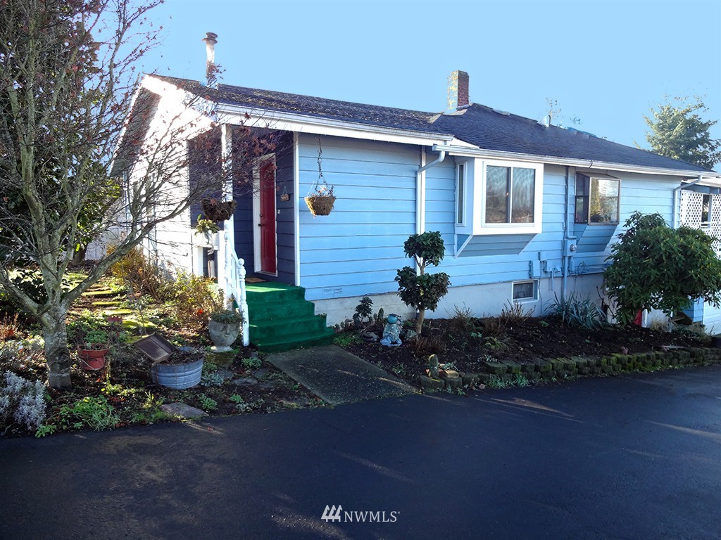 1625 Edmonds Avenue Northeast Renton, WA 98056 - Photo 2 of 24