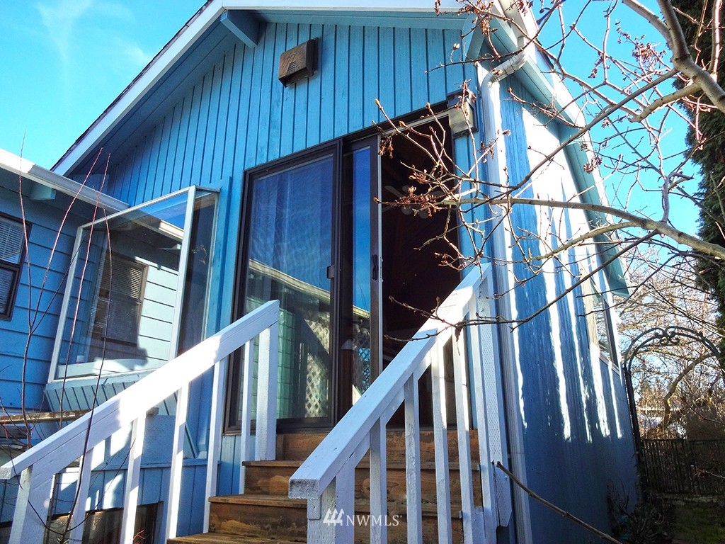 1625 Edmonds Avenue Northeast Renton, WA 98056 - Photo 20 of 24
