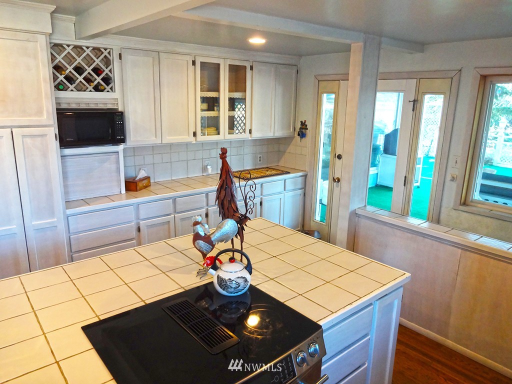 1625 Edmonds Avenue Northeast Renton, WA 98056 - Photo 6 of 24