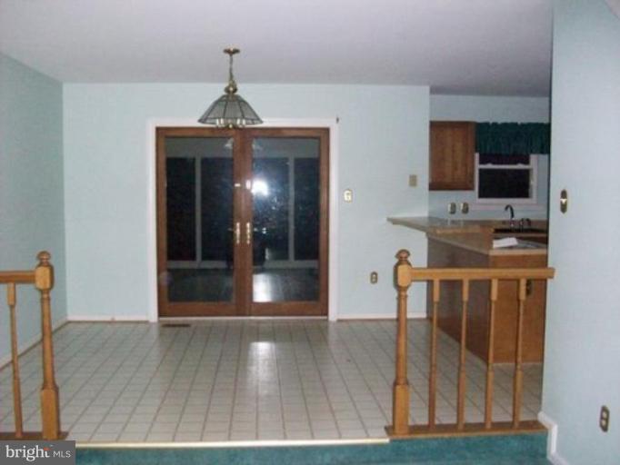 800 Potomac Ridge Court Sterling, VA 20164 - Photo 4 of 28 Dining Room
