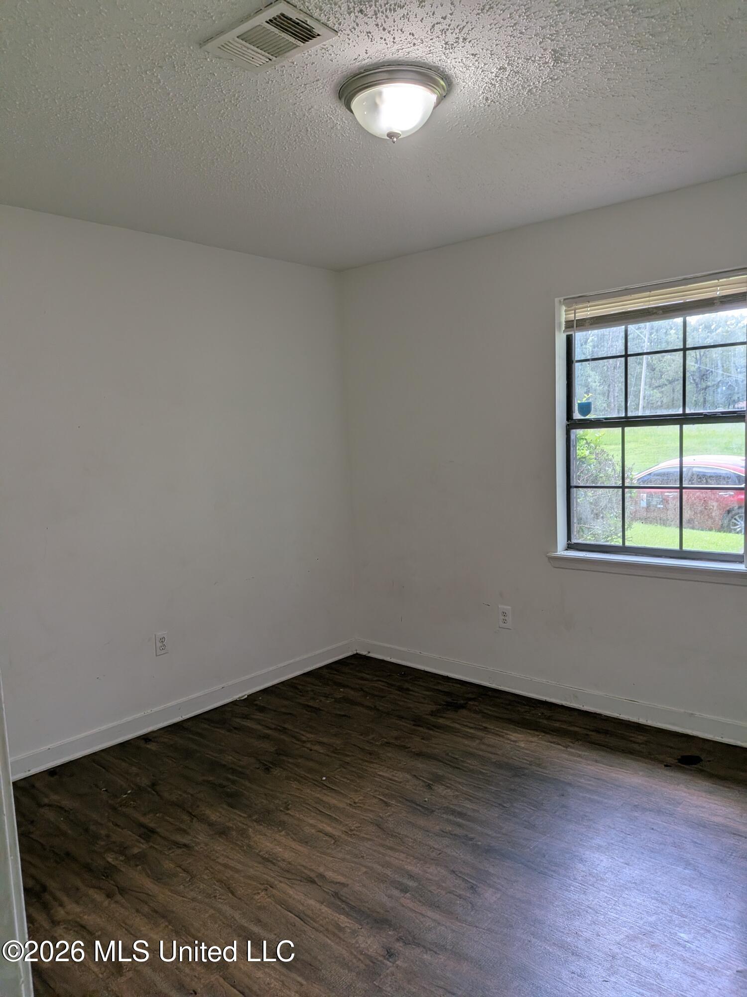 5365 Wynndyke Circle Jackson, MS 39209 - Photo 12 of 23 walkthrough-photo-24
