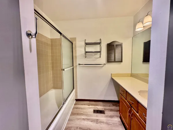 $215,000 | 2926 Southwest Arrowhead Road, Topeka, KS 66614
