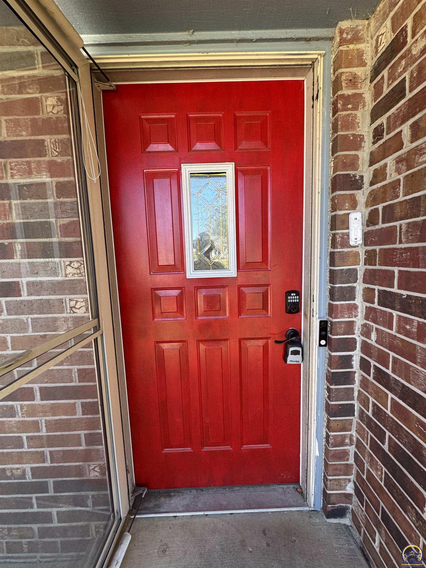 2926 Southwest Arrowhead Road Topeka, KS 66614 - Photo 4 of 21