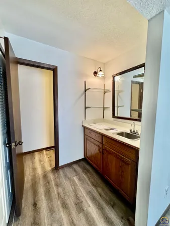 $215,000 | 2926 Southwest Arrowhead Road, Topeka, KS 66614