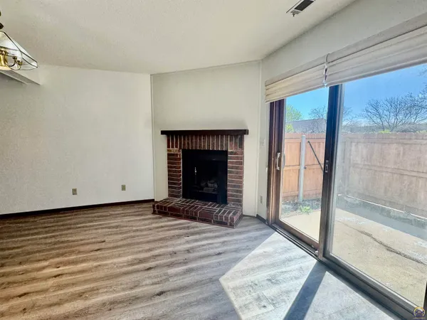 $215,000 | 2926 Southwest Arrowhead Road, Topeka, KS 66614