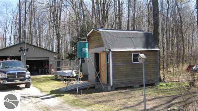 7570 Cunningham Road Northeast Mancelona, MI 49659 - Photo 4 of 25 1733403-3.JPG