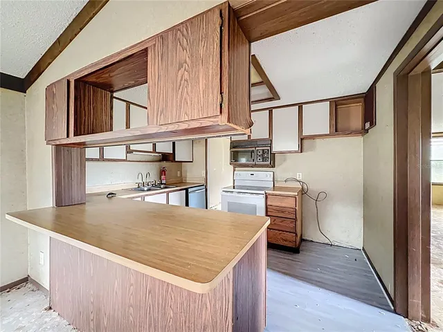 $300,000 | 32200 Avington Road, Sorrento, FL 32776