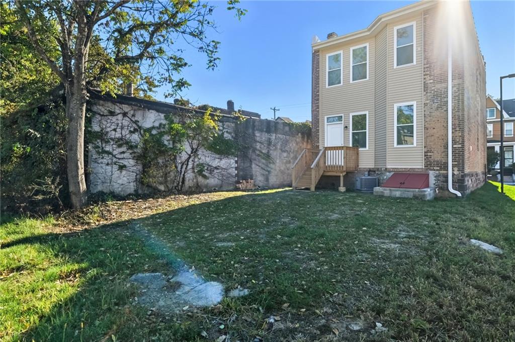 121 Shetland Street Pittsburgh, PA 15206 - Photo 37 of 37 a backyard of a house with lots of green space