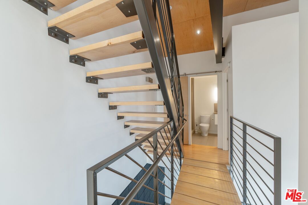 351 Sunset Avenue, Unit 1 Venice, CA 90291 - Photo 18 of 25 a view of entryway and hall with wooden floor