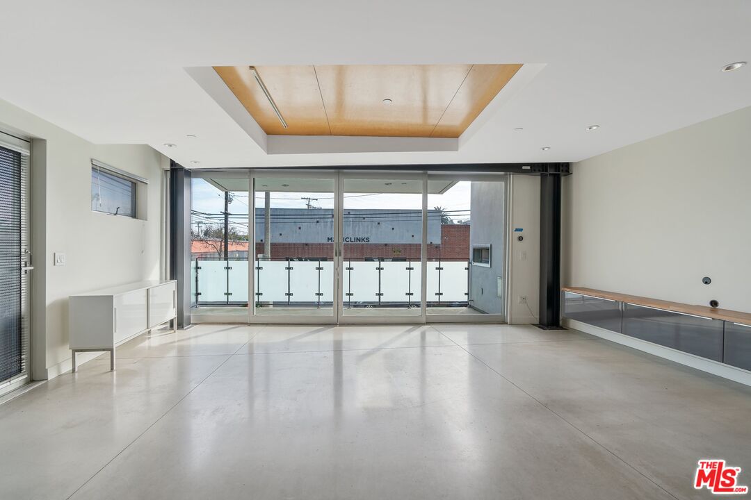 351 Sunset Avenue, Unit 1 Venice, CA 90291 - Photo 3 of 25 a view of an empty room with a window