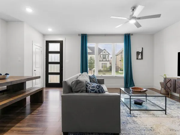 $425,000 | 1423 Silver Marten Trail, Arlington, TX 76005