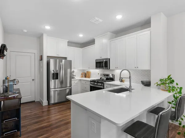 $425,000 | 1423 Silver Marten Trail, Arlington, TX 76005