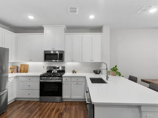 $425,000 | 1423 Silver Marten Trail, Arlington, TX 76005