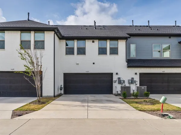 $425,000 | 1423 Silver Marten Trail, Arlington, TX 76005