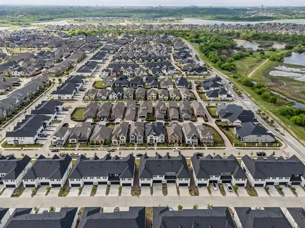 $425,000 | 1423 Silver Marten Trail, Arlington, TX 76005