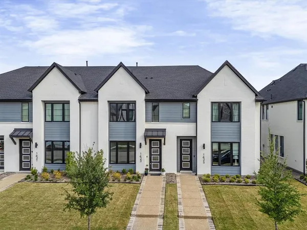 $425,000 | 1423 Silver Marten Trail, Arlington, TX 76005