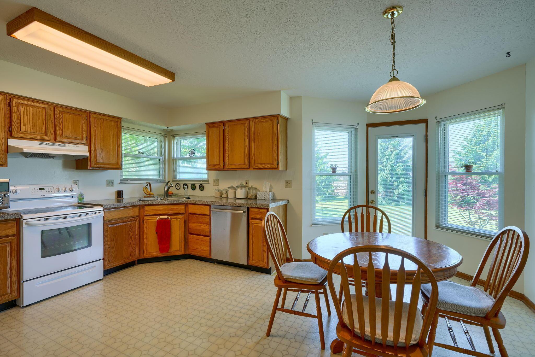 5682 Davidson Road Hilliard, OH 43026 - Photo 11 of 32 5682 Davidson Rd (36)