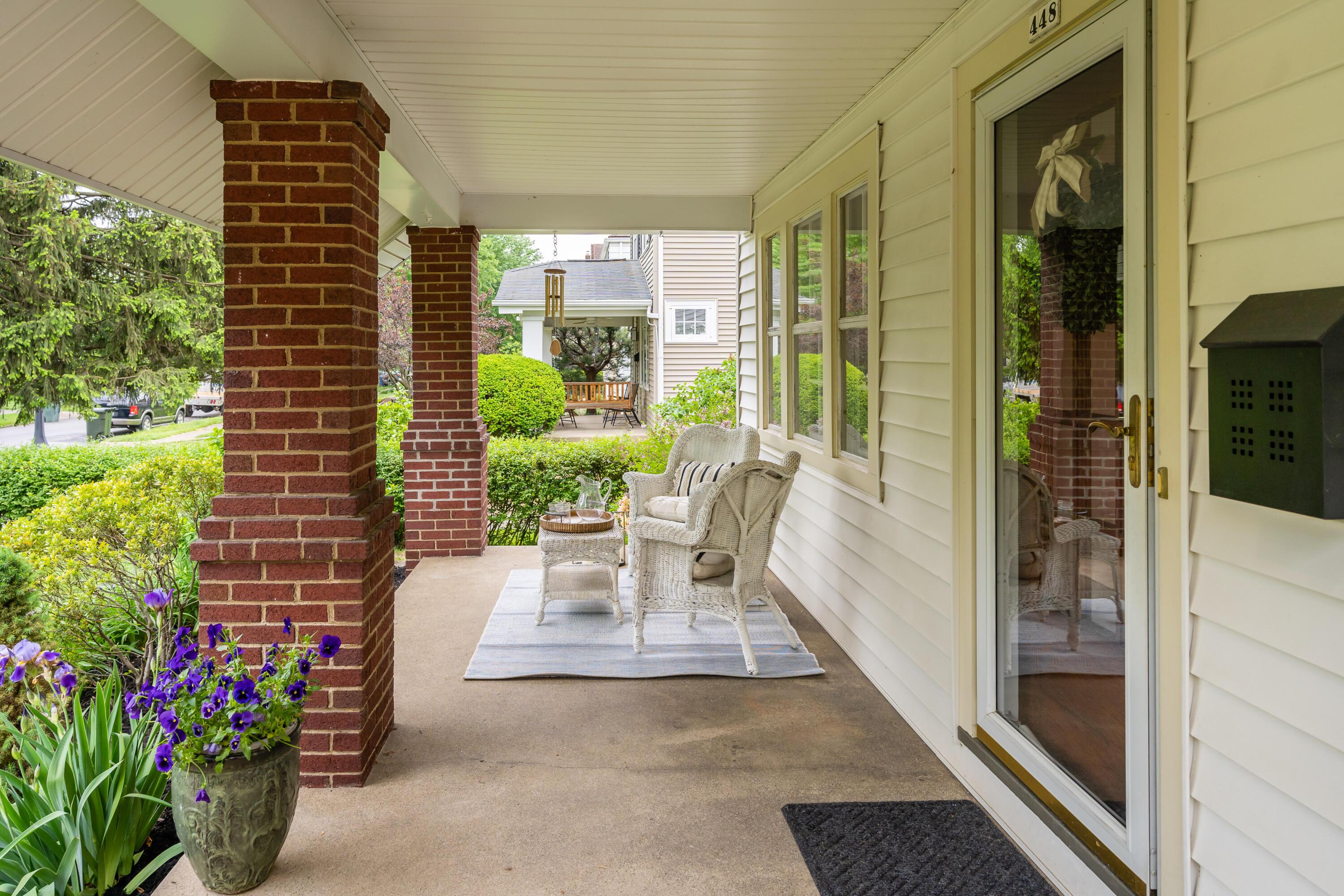 448 East Dunedin Road Columbus, OH 43214 - Photo 4 of 39 Covered Front Porch