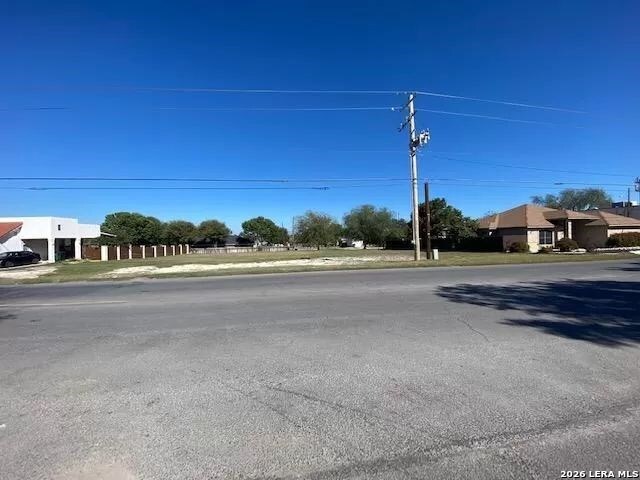 201 West Cantu Road Del Rio, TX 78840 - Photo 3 of 5