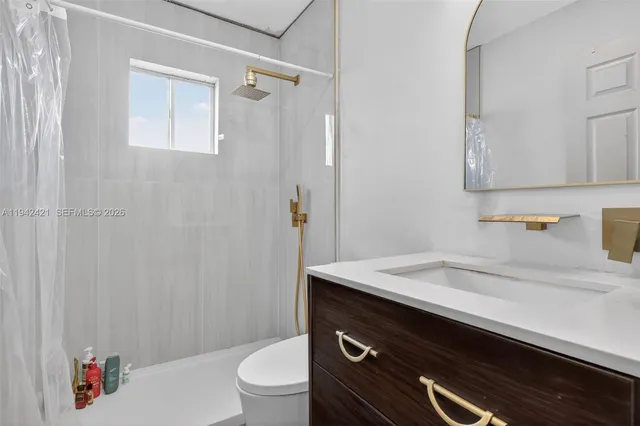 $445,000 | 18752 Northwest 84th Pl., Unit 6066, Hialeah, FL 33015