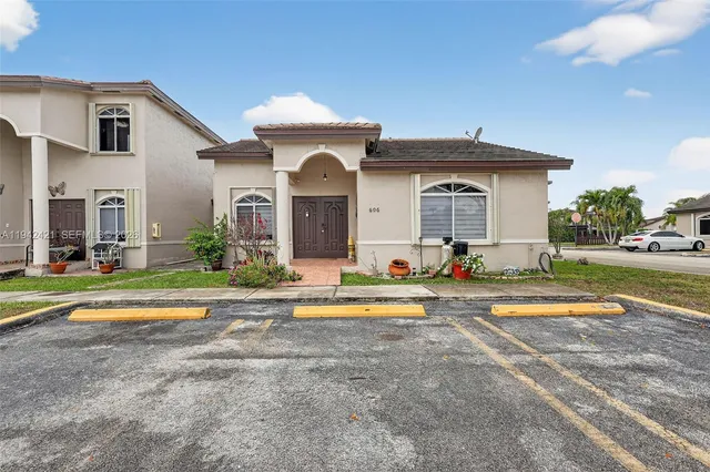 $445,000 | 18752 Northwest 84th Pl., Unit 6066, Hialeah, FL 33015