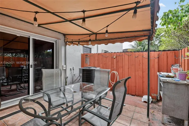 $445,000 | 18752 Northwest 84th Pl., Unit 6066, Hialeah, FL 33015