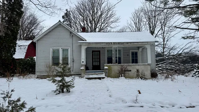 $95,000 | 330 South Church Street, Tekonsha, MI 49092