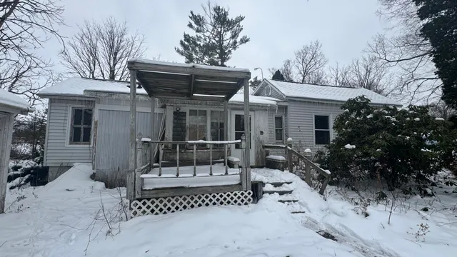 $95,000 | 330 South Church Street, Tekonsha, MI 49092