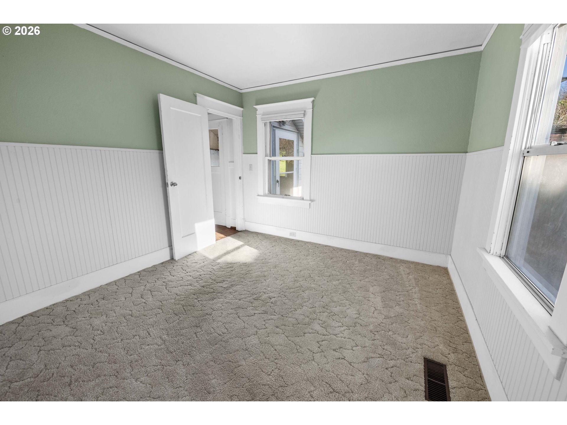 431 Chinook Street Astoria, OR 97103 - Photo 12 of 32 Bedroom