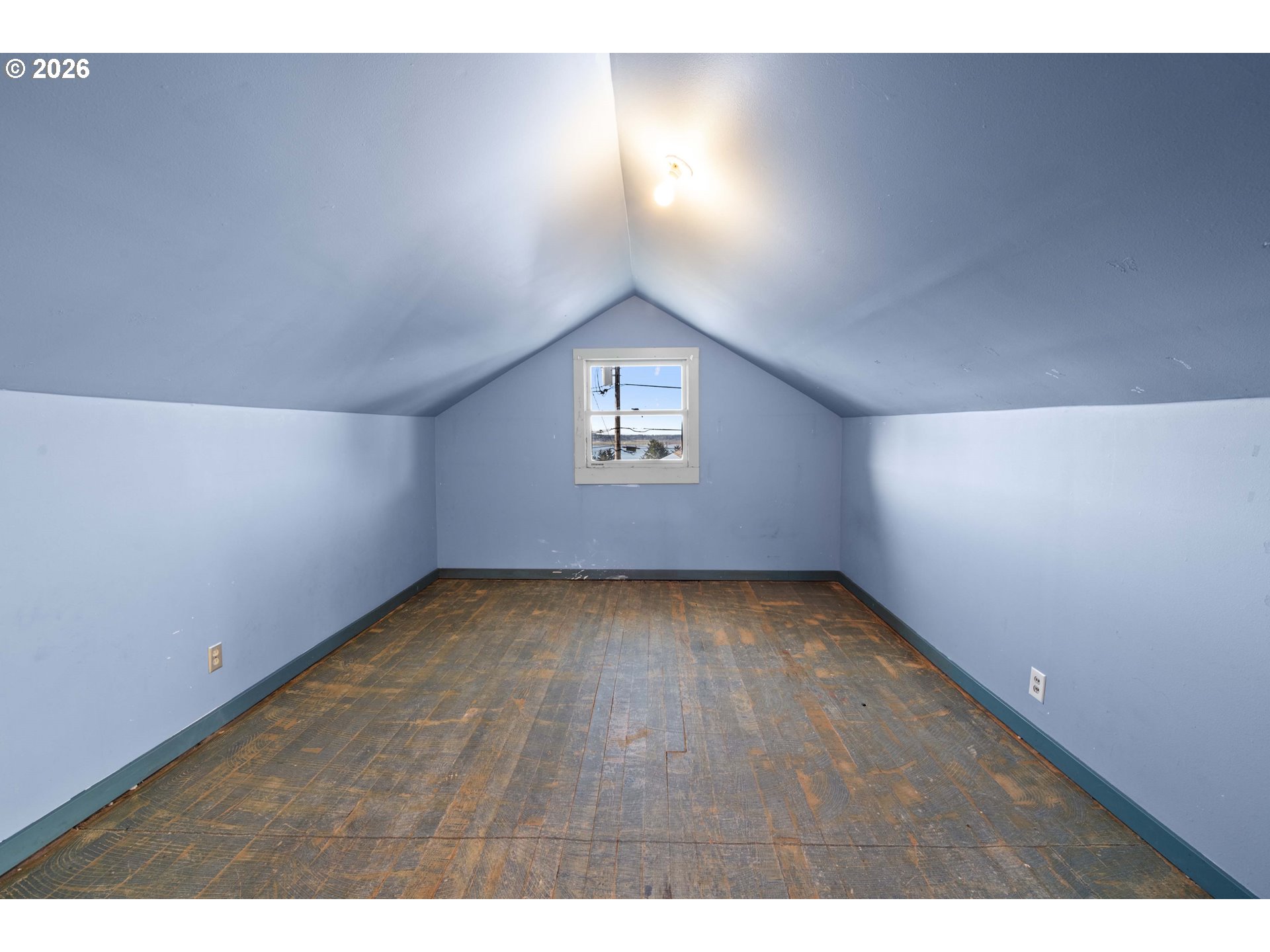 431 Chinook Street Astoria, OR 97103 - Photo 20 of 32 Bedroom