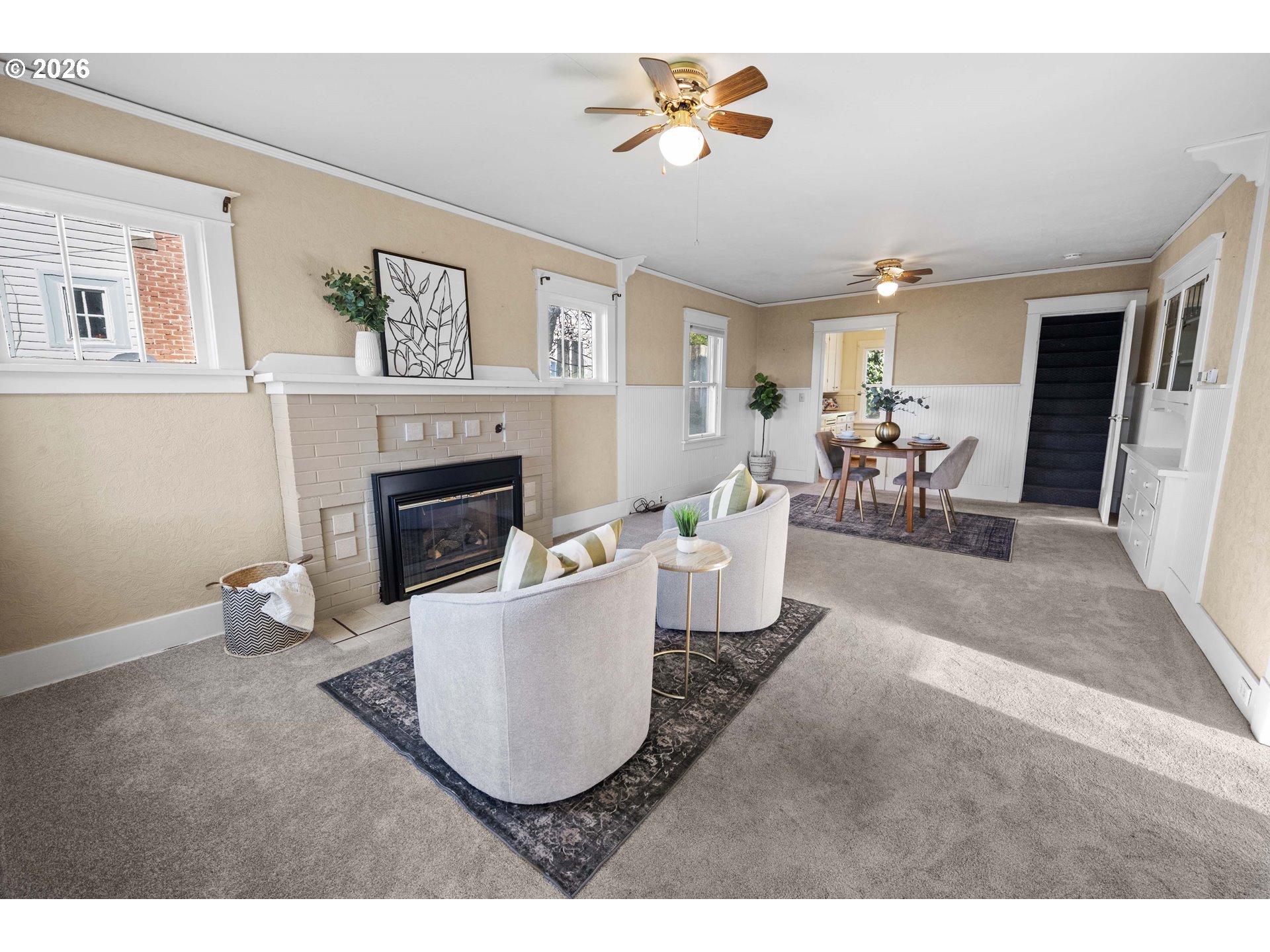 431 Chinook Street Astoria, OR 97103 - Photo 2 of 32 Living Room