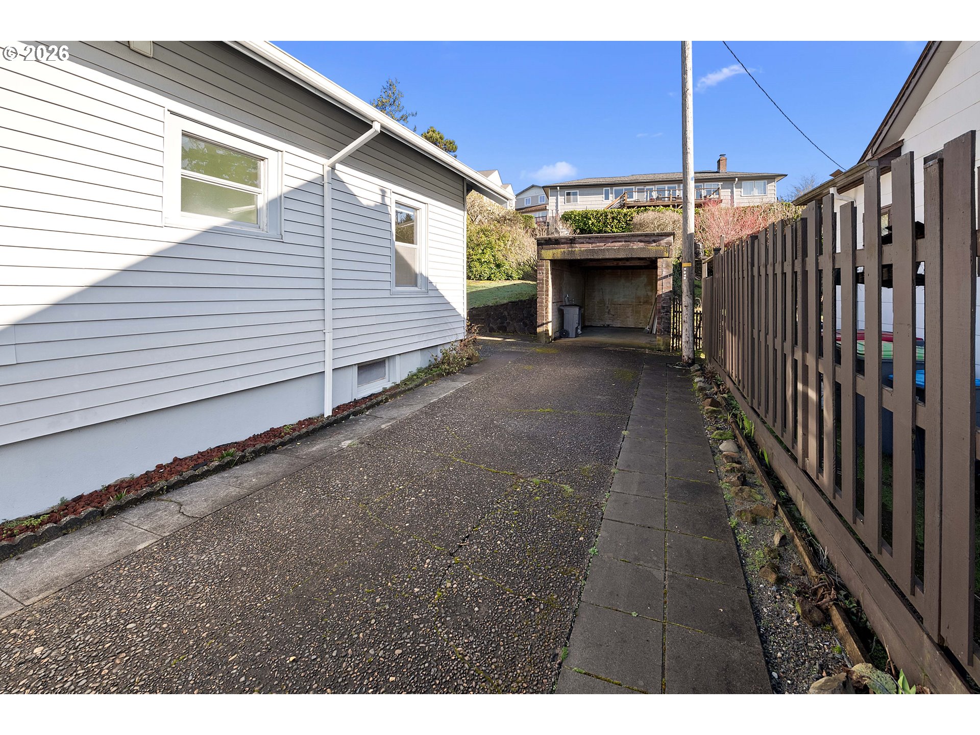 431 Chinook Street Astoria, OR 97103 - Photo 25 of 32 Driveway