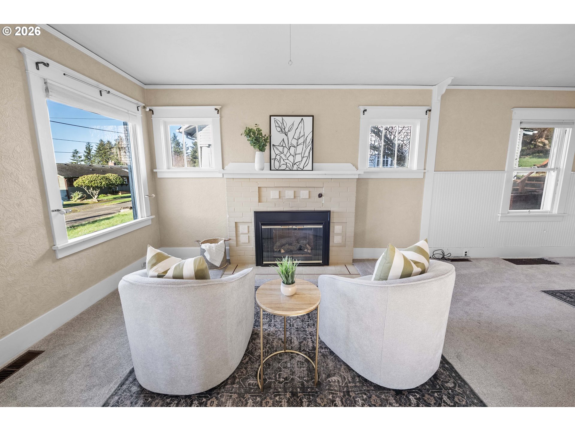 431 Chinook Street Astoria, OR 97103 - Photo 3 of 32 Living Room