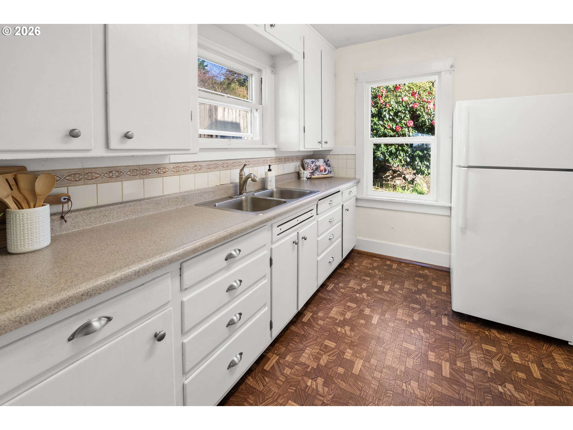 431 Chinook Street Astoria, OR 97103 - Photo 8 of 32 Kitchen
