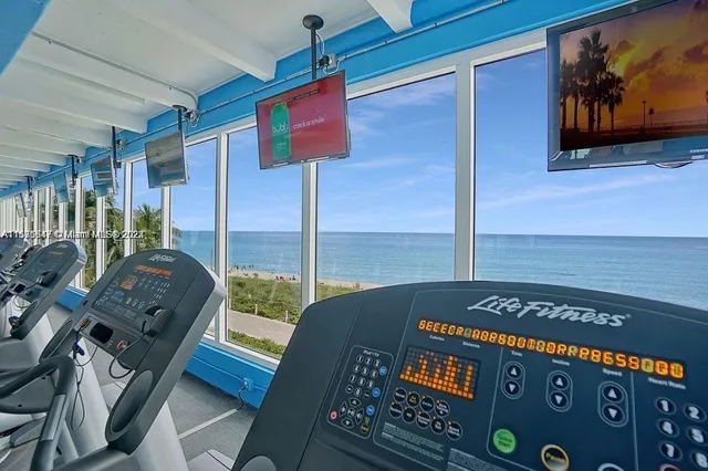 $440,000 | 5401 Collins Avenue, Unit 410, Miami Beach, FL 33140