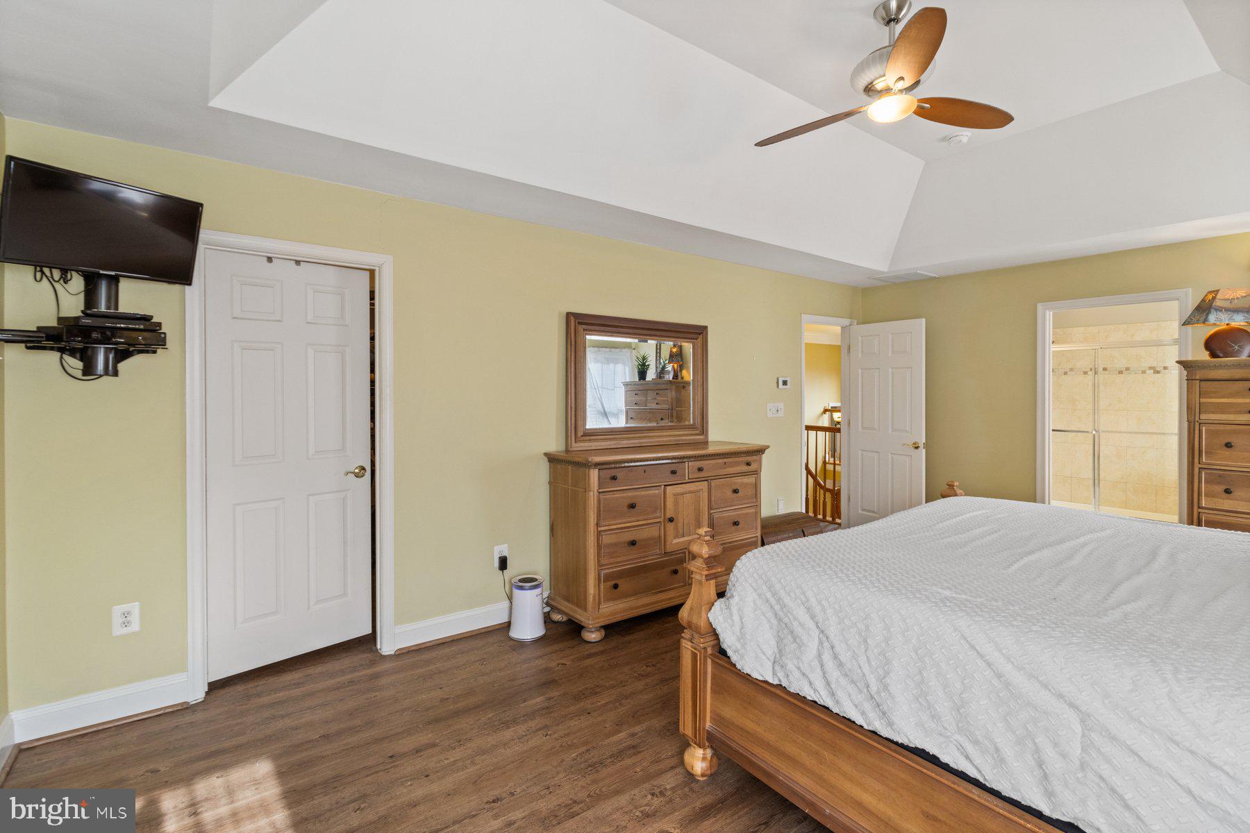 5662 Waterloo Road Columbia, MD 21045 - Photo 23 of 49 primary bedroom