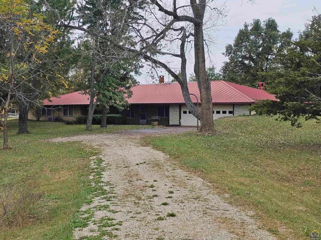 $200,000 | 10819 T2 Lane, Hoyt, KS 66440