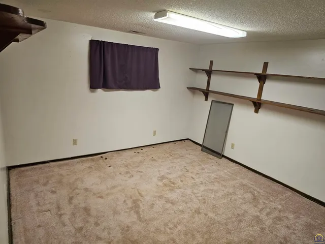 $200,000 | 10819 T2 Lane, Hoyt, KS 66440