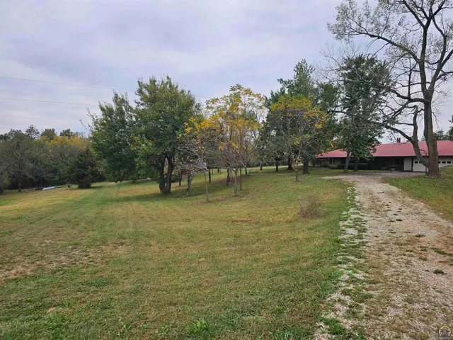 $200,000 | 10819 T2 Lane, Hoyt, KS 66440