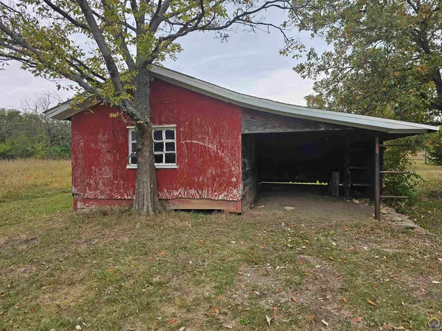 $200,000 | 10819 T2 Lane, Hoyt, KS 66440