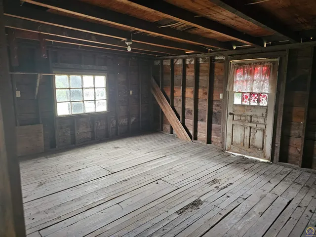 $200,000 | 10819 T2 Lane, Hoyt, KS 66440