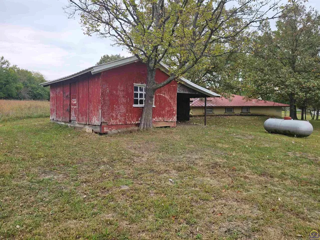 $200,000 | 10819 T2 Lane, Hoyt, KS 66440