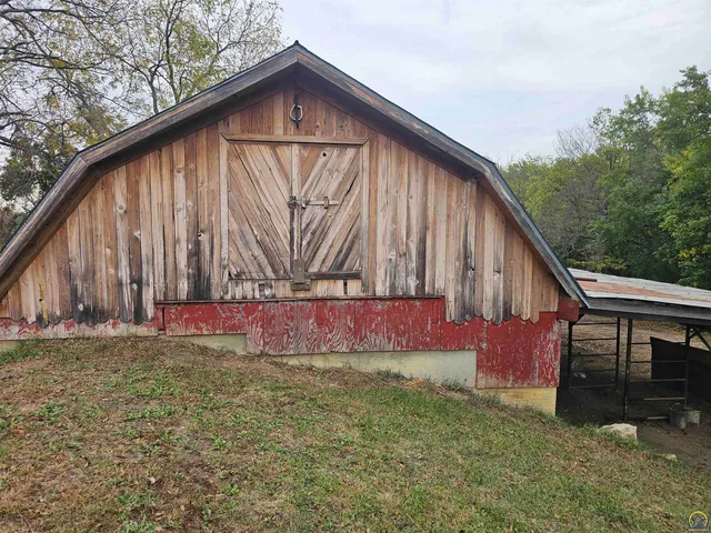 $200,000 | 10819 T2 Lane, Hoyt, KS 66440